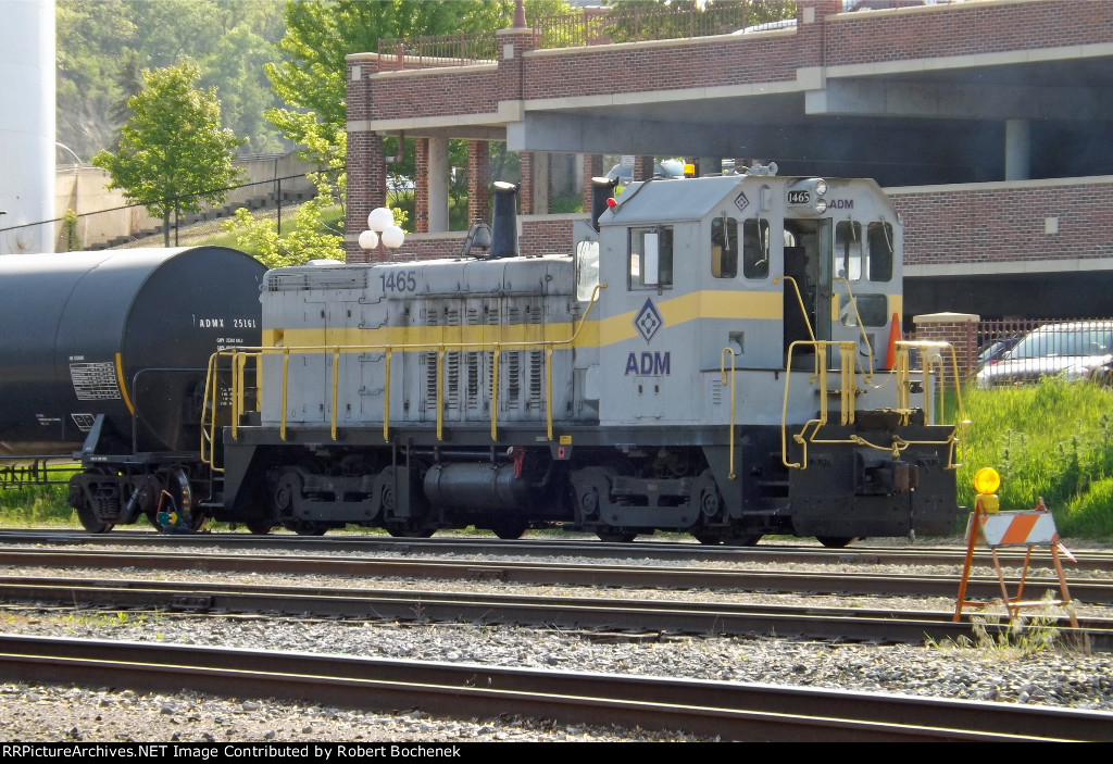 ADM SW!4 1465 at Red Wing, MN_51916
